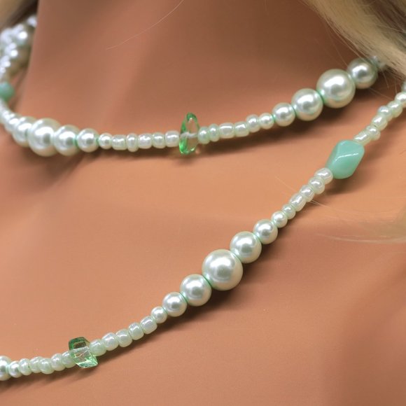 Necklace Pearls Seed beads Light Green Beads - Picture 3 of 5